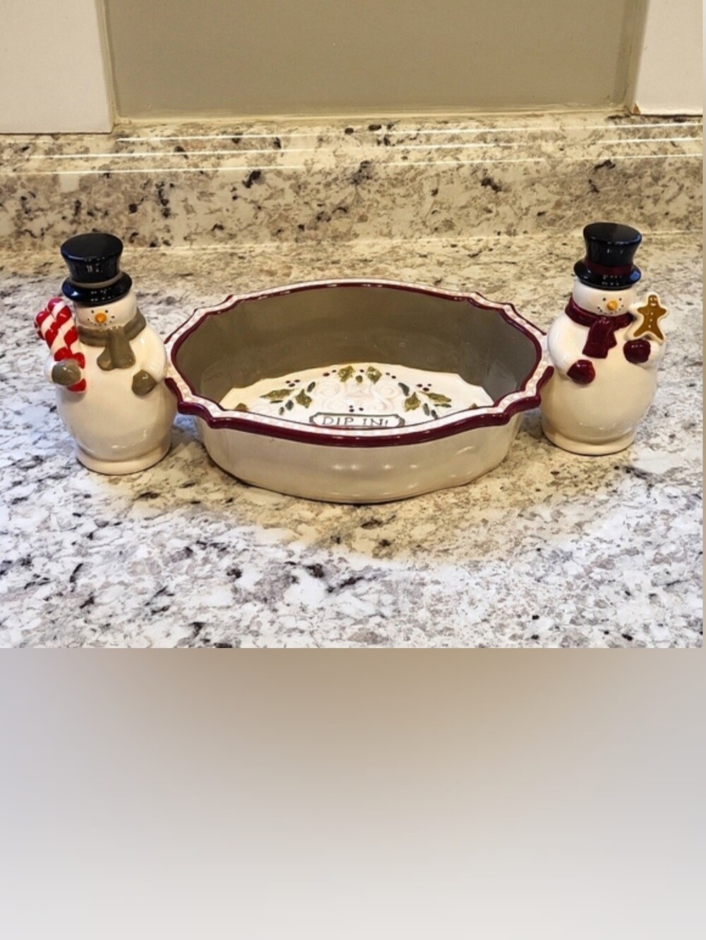 Grasslands Road Winter Settings Snowman Dip Bowl with 2 Spreaders